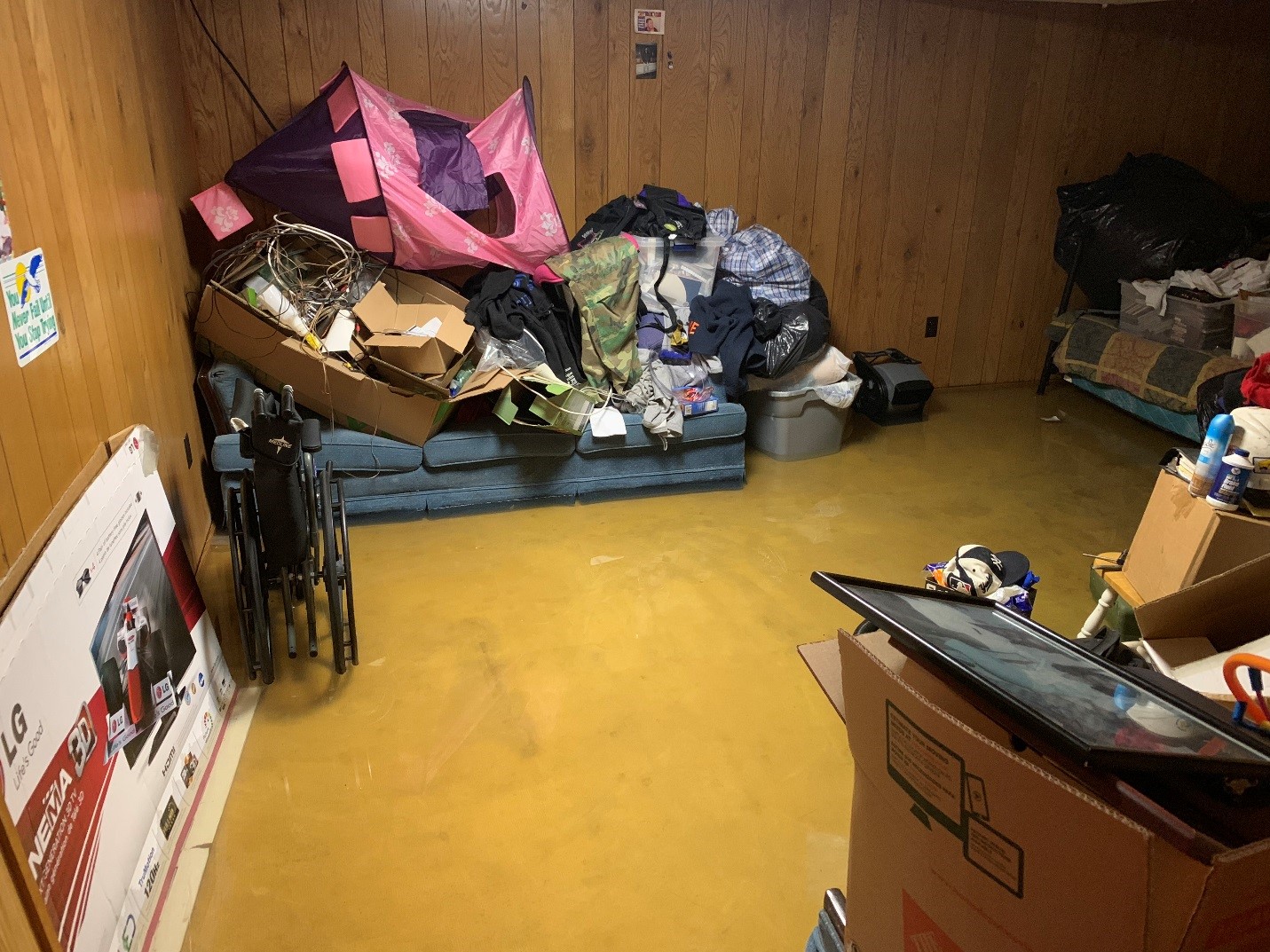807 East Swan Flood